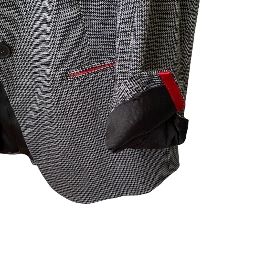 Blazer - Picture 2 of 4